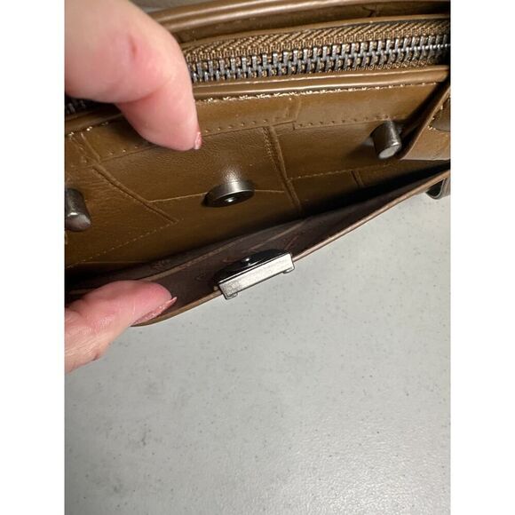 NWT La Terre Fashion Tan Vegan Leather Convertible Crossbody Satchel Purse Bag - Picture 8 of 16